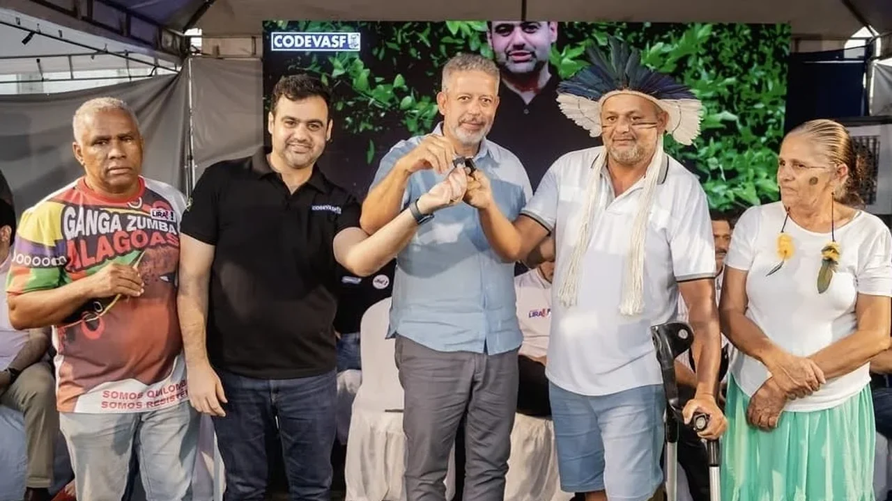 Arthur Lira consolida maior programa de mecanização agrícola de AL, com entrega de mais 111 tratores para a agricultura familiar