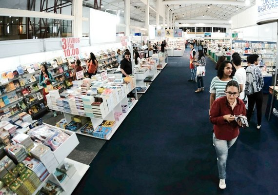 Ufal projeta público de mais de 350 mil pessoas para a Bienal 2023