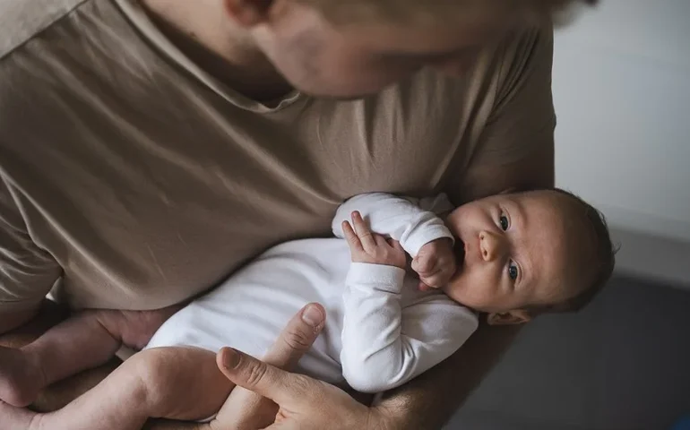 O fim da espera de 19 anos: licença-paternidade de 20 dias vira realidade