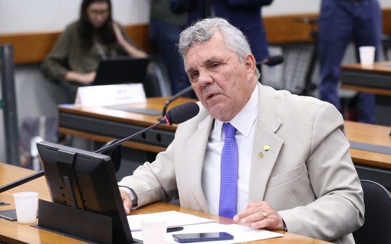 Comissão aprova projeto que obriga operadoras a fornecer dados sobre celulares roubados