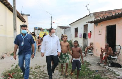 Prefeito Luciano ouve moradores para realizar mais obras no Manoel Teles e Primavera