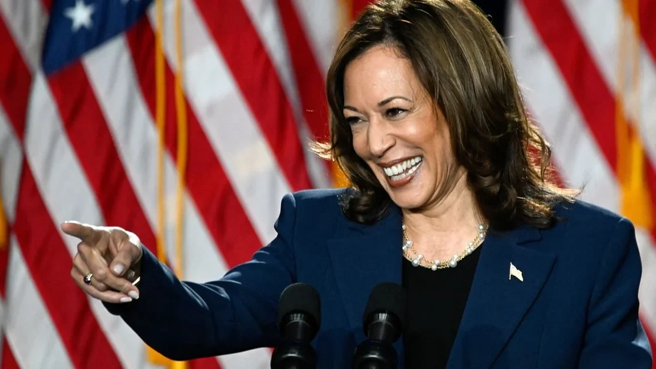 Kamala Harris lidera em pesquisa da ABC, mas empata com Trump em sondagem da NBC