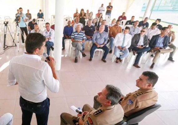 Na Assomal, Rui Palmeira detalha propostas para segurança pública de Alagoas