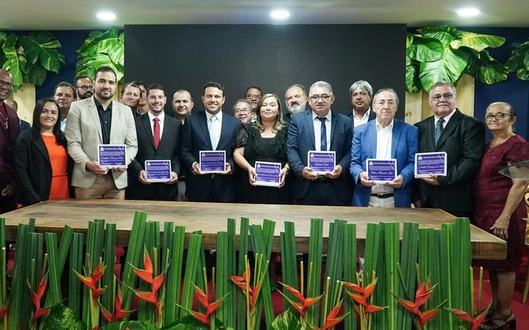 Em cerimônia solene, Traipu entrega títulos de Cidadãos Honorários