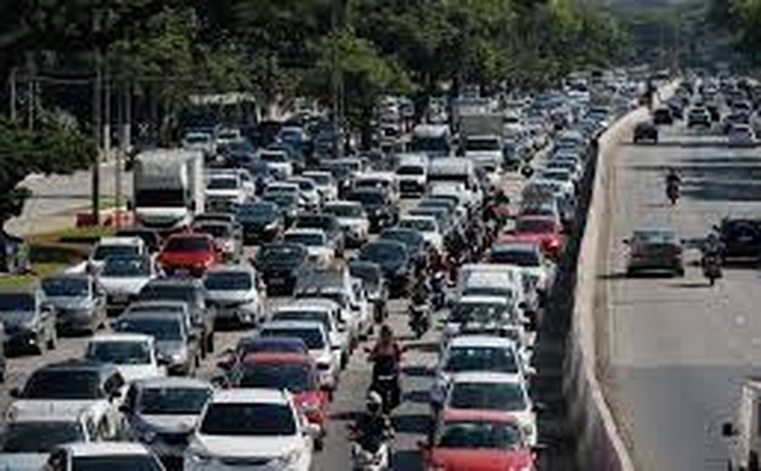 Governo nega aumento de insegurança no trânsito com possível fim de aulas em autoescolas