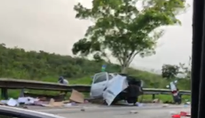 Acidente envolvendo carro e carreta deixa motorista morto em Estância