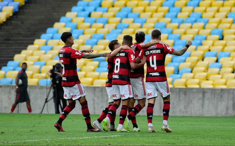 Entre crítica e apoio, Gabigol fica no banco e vê Pedro classificar Flamengo na Copa do Brasil