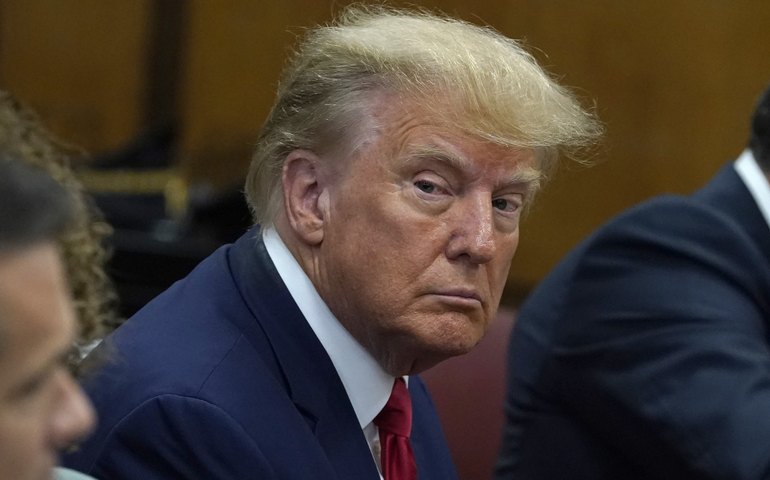 Trump enfrenta 34 acusações criminais e diz ser perseguido