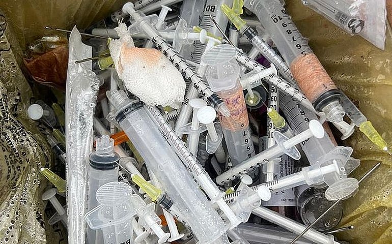 Oplit e Vigilância Sanitária interditam clínica de estética em Maceió