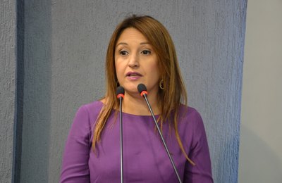 Prefeitura homenageia mulheres com Troféu Selma Bandeira