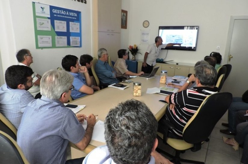 Casal faz levantamento sobre poços e investe na recuperação das estruturas