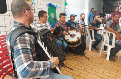 Arraiá na sede da Secretaria de Assistência Social anima servidores