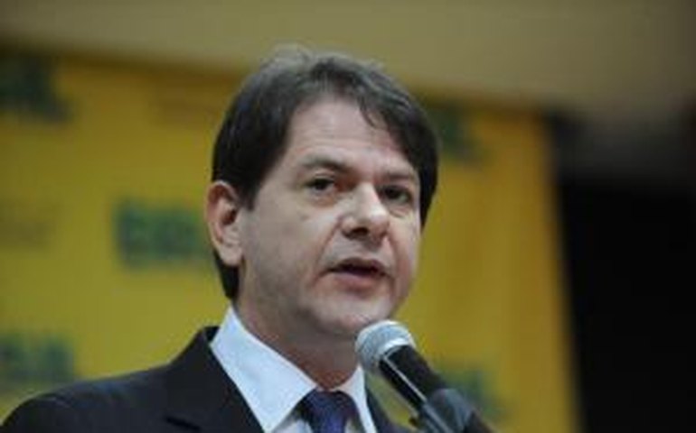 Reforma do ensino médio será desafio para Cid Gomes na Educação