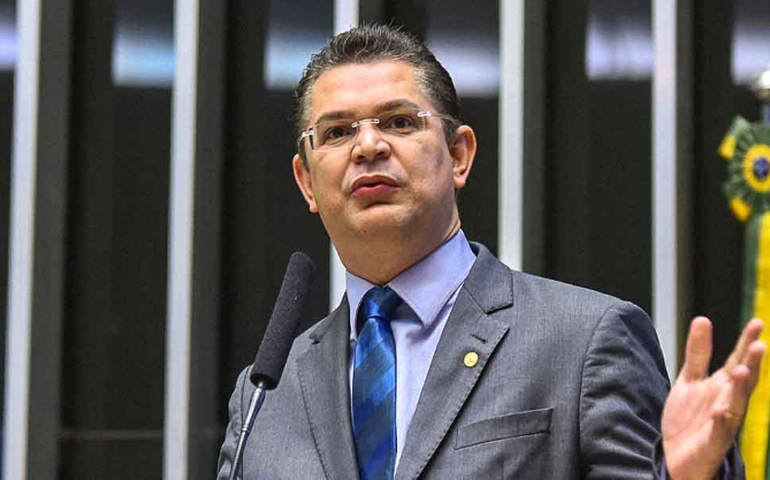 Bancada Evangélica vai se pronunciar oficialmente sobre gabinete paralelo no MEC