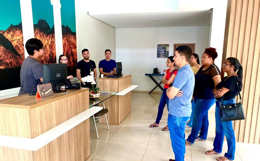 Estudantes do curso sobre Recepção visitam novo hotel em Penedo
