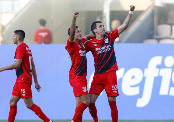Athletico-PR perde e irá aos playoffs da Sul-Americana; Cruzeiro ganha e avança às oitavas