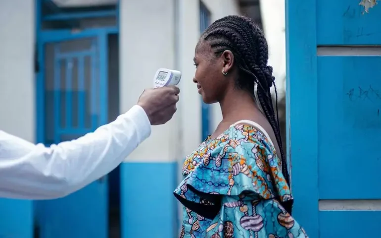 EUA proíbem entrada de estrangeiros provenientes de áreas afetadas por Ebola