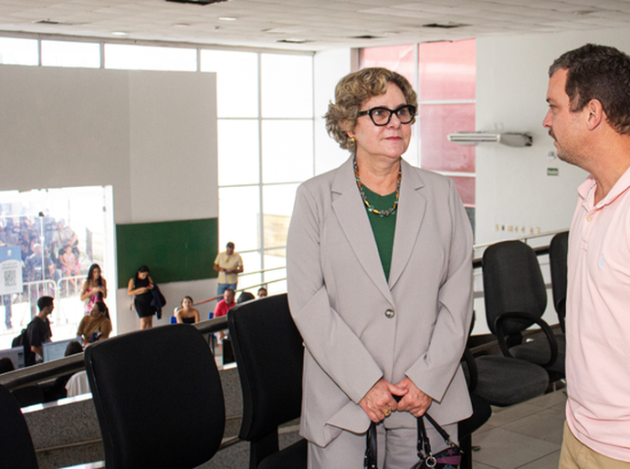 Juíza eleitoral acompanha atividades no Fórum Eleitoral de Maceió