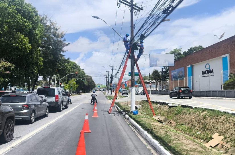 Ilumina Maceió inicia Projeto Poste Limpo na Avenida Durval de Góes Monteiro