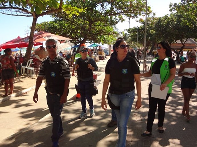 Semptur participa de fiscalização na orla de Maceió