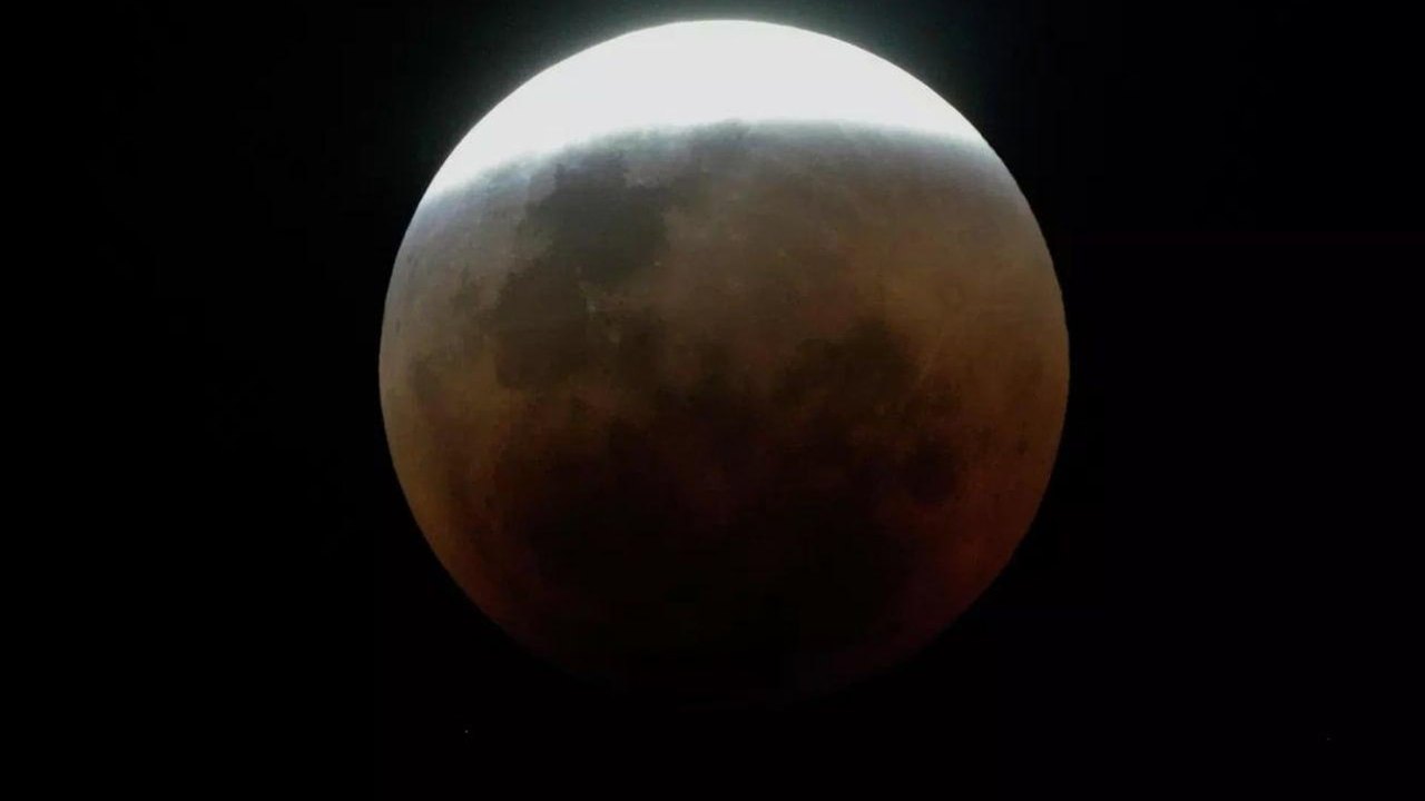 Agosto terá eclipses, chuva de meteoros e encontro da Lua com Saturno