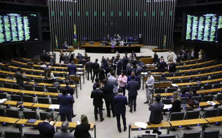 Câmara aprova dispensa de licitação para obras do Exército em parceria com órgãos públicos