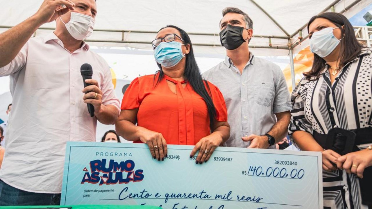 Governo do Estado entrega mais de R$ 1 milhão em recursos para escolas da região Sul