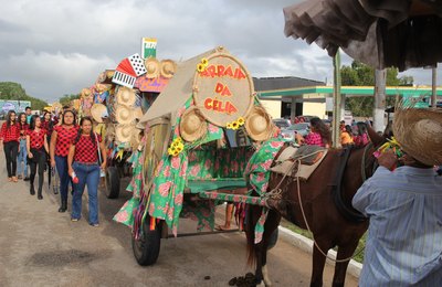 Desfile de Carroças leva tradição junina às ruas de Palmeira dos Índios