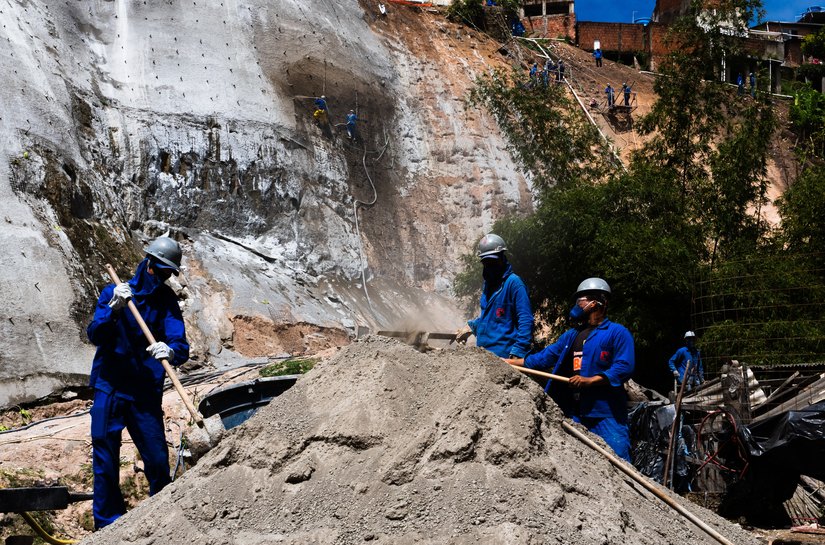 Obras de contenção em encostas chegam à reta final em dois pontos