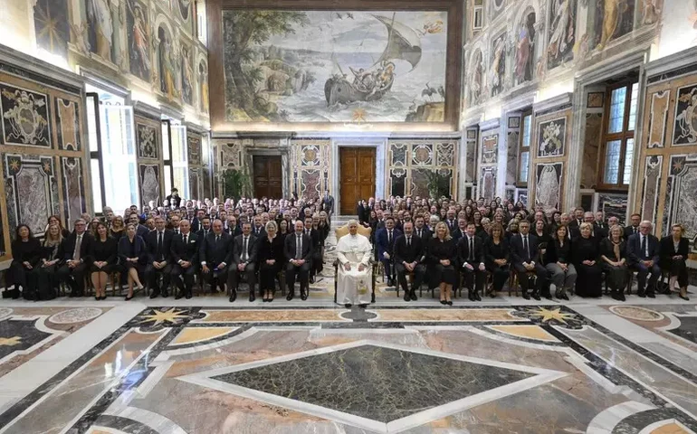 Estar com o povo é melhor antídoto contra elitismo, diz Papa