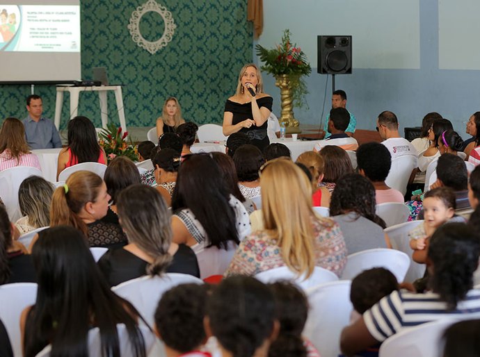Esmal promove palestra sobre afetividade e limites na criação de filhos em Maribondo