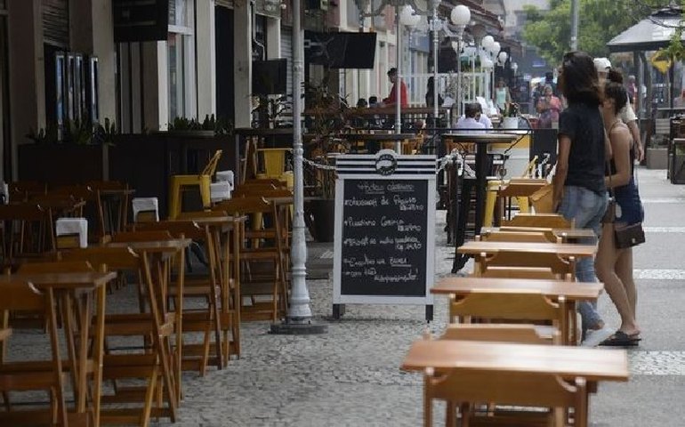 Bares e restaurantes continuam segurando preços em 2023