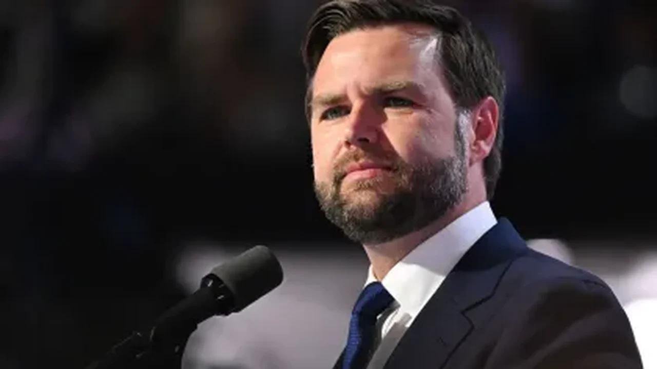 Vice de Trump diz que Rússia é adversária, mas evitar caracterizá-la como 'inimiga'