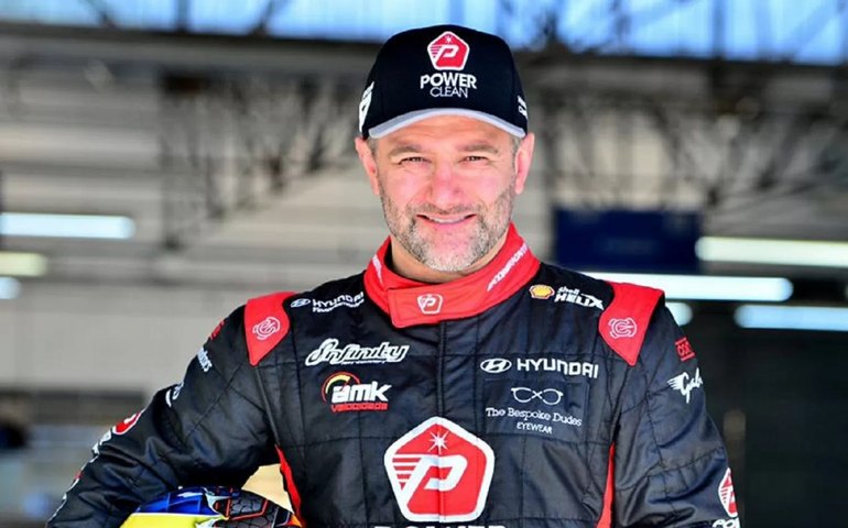 Bragantini Jr. supera Tourette por meio do automobilismo e divide ensinamentos