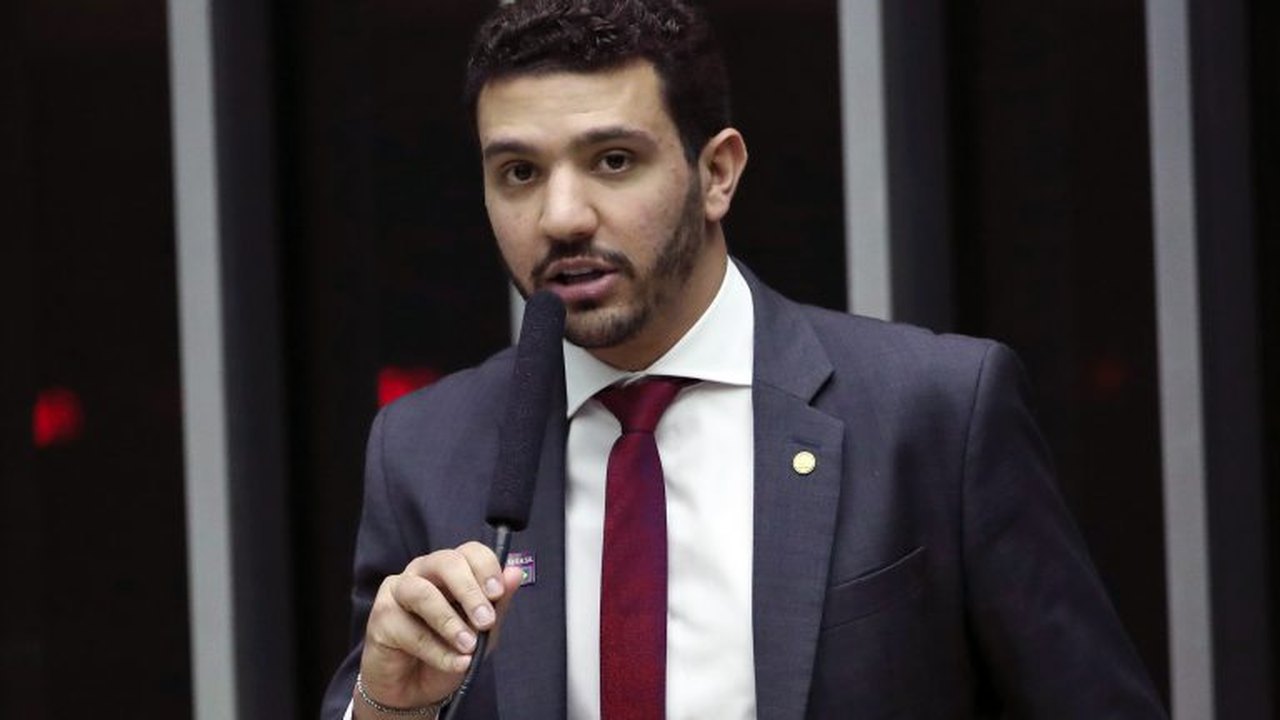 Projeto concede preferência em teletrabalho a responsável legal por pessoa com deficiência
