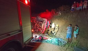 Homem fica preso as ferragens após acidente em Dores / Foto: Foto: CBMSE/ Reprodução