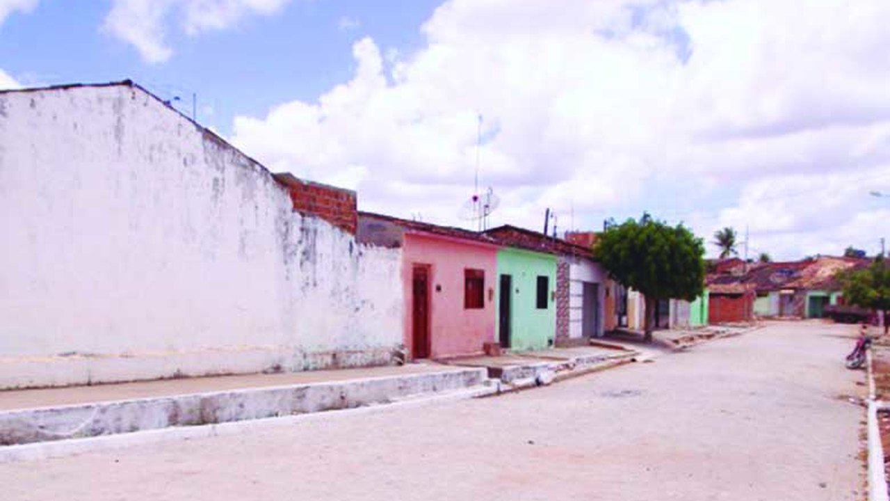 Prefeitura deArapiraca entrega ruas pavimentadas no bairro Primavera