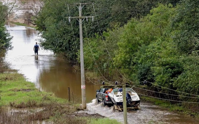Porto Alegre inicia fechamento total das comportas contra cheias