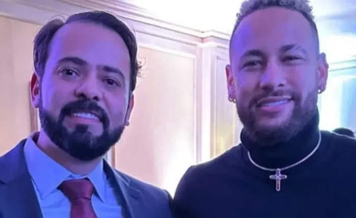 Alan Cavalcante ao lado de Neymar em evento beneficente
