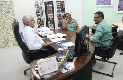 Teófilo reafirma compromisso com cooperativas da agricultura familiar em Arapiraca