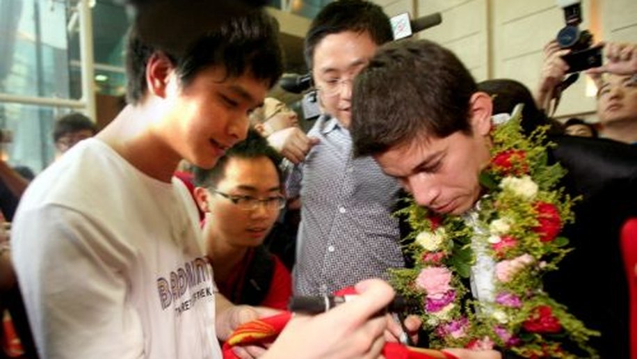 Conca é recebido com festa na China