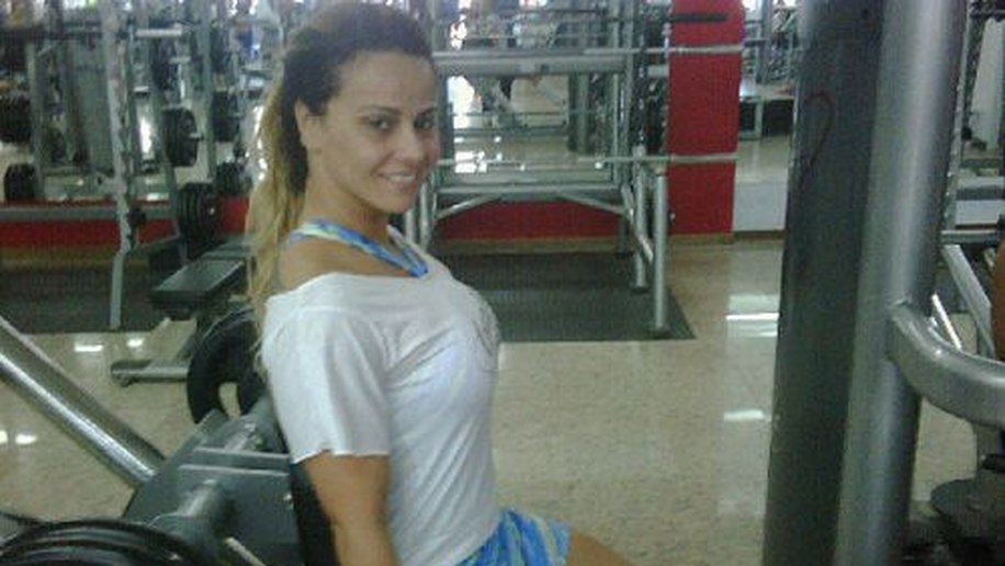 Viviane Araújo mostra malhação no Twitter