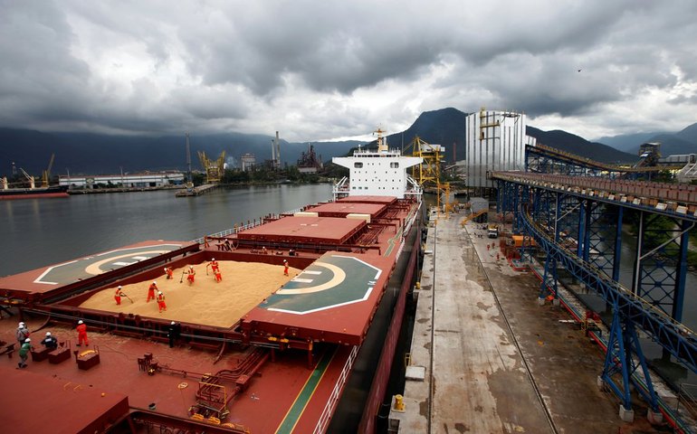 Leilão de terminais portuários consegue R$ 700 milhões em investimento