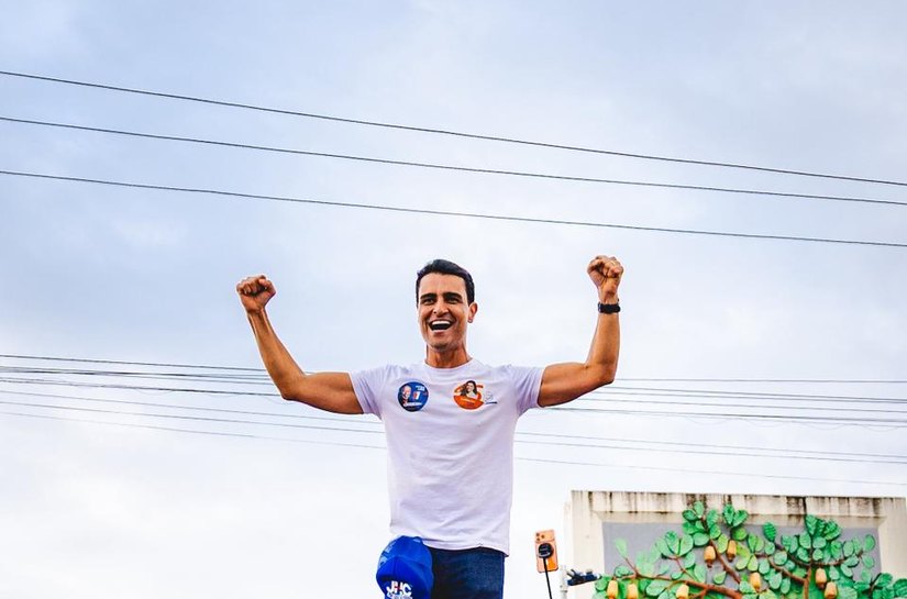 JHC vence as eleições no primeiro turno com 52,50% dos votos válidos, aponta Paraná Pesquisas