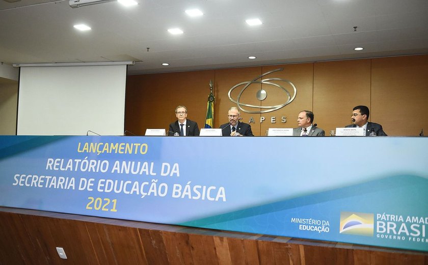 MEC lança relatório com 52 ações na educação básica