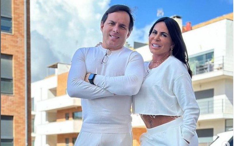 Gretchen posa com marido e ganha elogios na web: 'Finalmente encontrou sua metade da laranja'