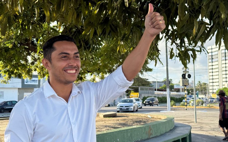 Vereador David do Empregos (UB) leva Gabinete Itinerante à Feirinha do Tabuleiro para ouvir a população