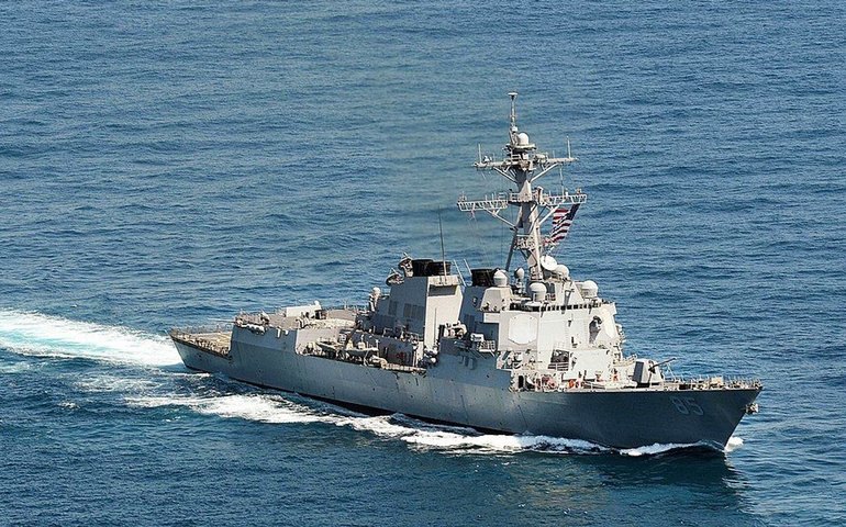 Após ataques a bases dos EUA, Irã pode mirar navios de guerra, aponta especialista