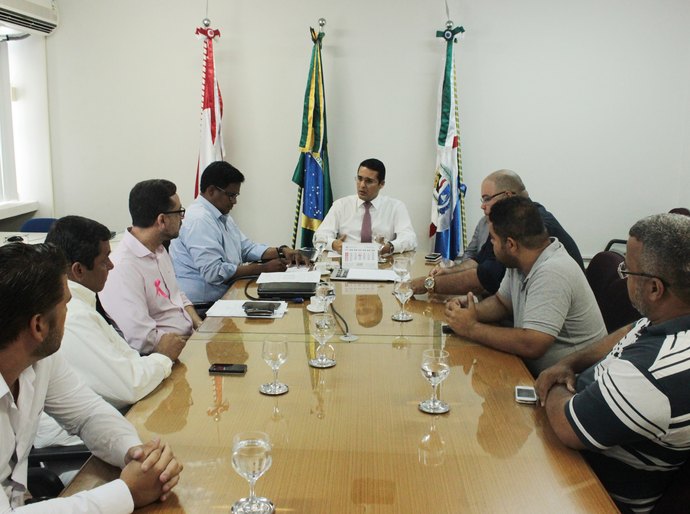 Secretário do Planejamento e Gestão recebe agentes penitenciários