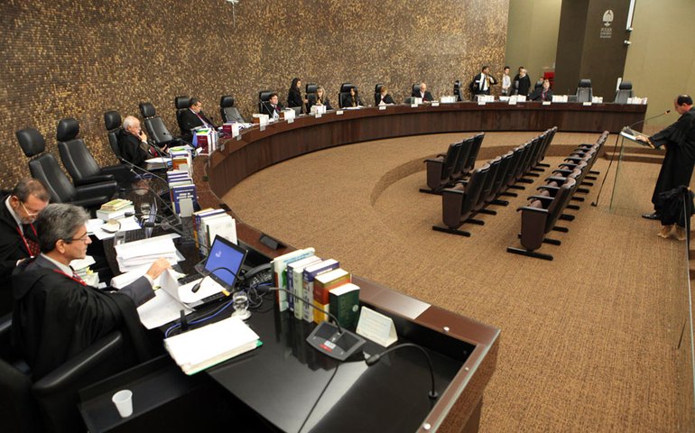 Presidente recebe movimentos sem-terra e vai levar processo ao Pleno